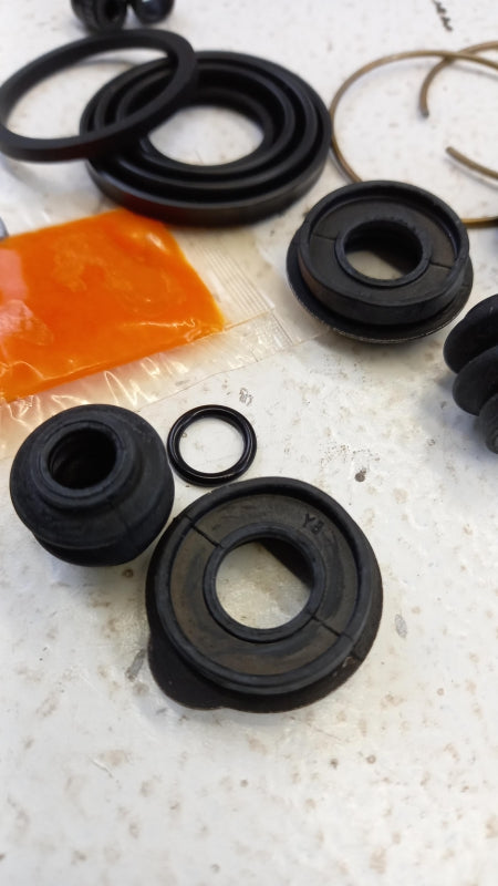 Original MAZDA 6 Bremssattel Reparatursatz hinten GKYA2646Z