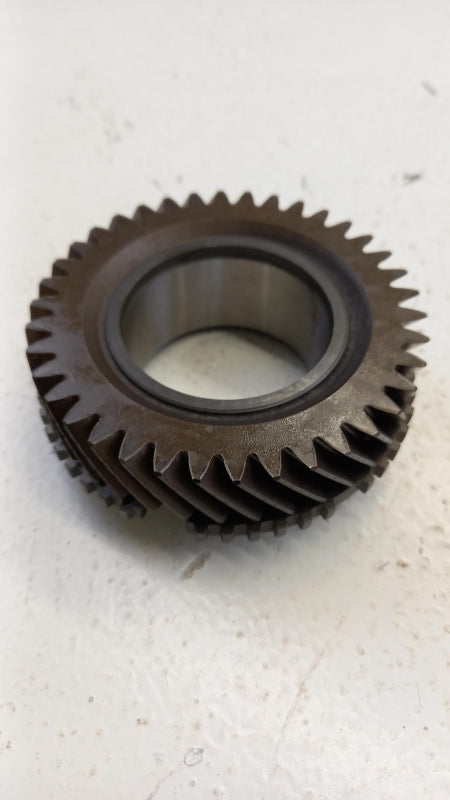 Original OE MAZDA transmission gear A63017303 