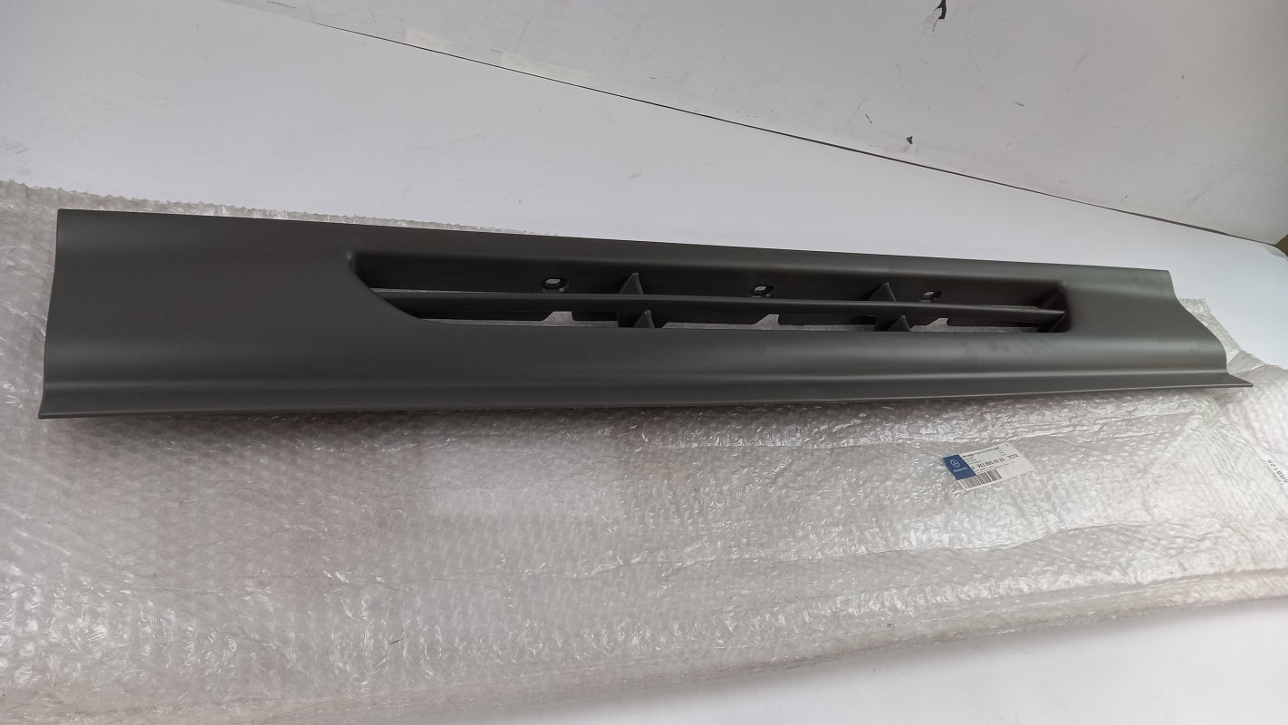 Original MERCEDES-BENZ Actros Stoßfängerabdeckung mitten unten A94388505257C72