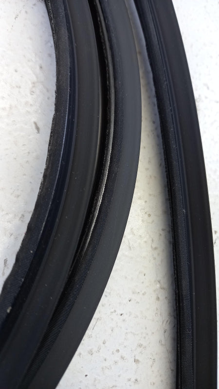 Original MAZDA CX-7 ER 2007- Windscheibe Dichtung oben EH1050601A