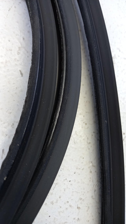 Original MAZDA CX-7 ER 2007- Windscheibe Dichtung oben EH1050601A