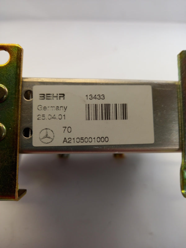 Original OE MERCEDES-BENZ Motorölkühler A2105001000