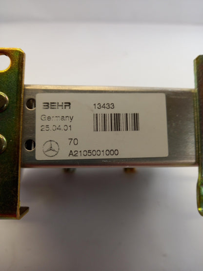 Original OE MERCEDES-BENZ Motorölkühler A2105001000