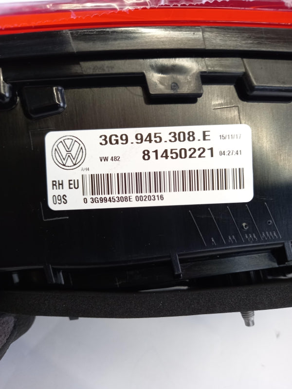 Original OE Volkswagen Heckleuchte 3G9945308E