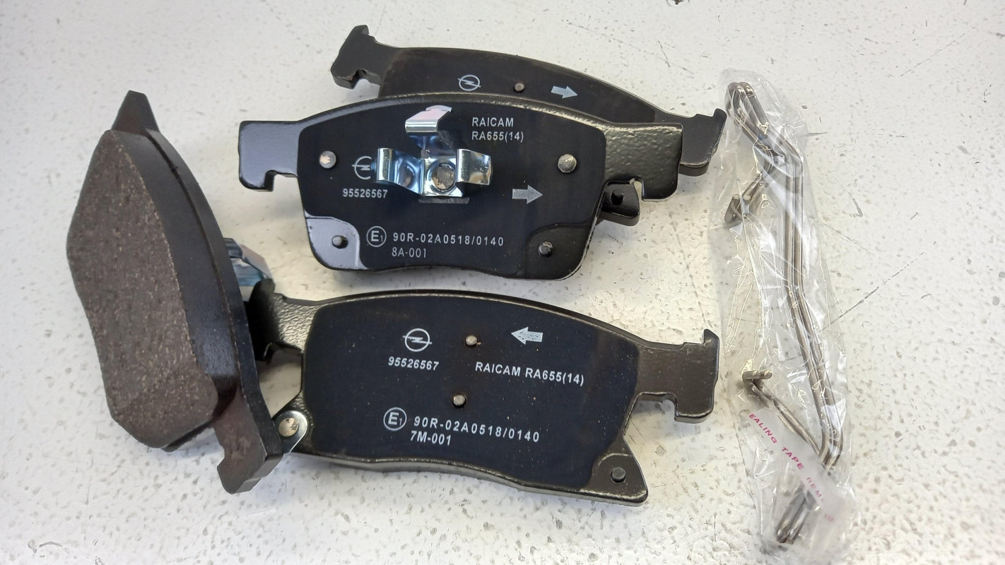 Original OPEL Astra-K brake pad set front 95526567 