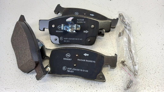 Original OPEL Astra-K Bremsbeläge Satz Vorne 95526567