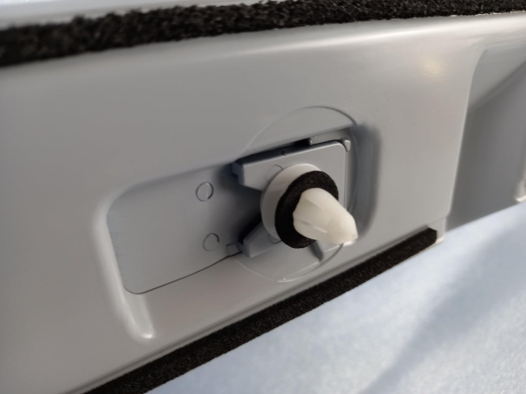 Original CHEVROLET Aveo T300 Hatchback Heckspoiler grundiert 95972315