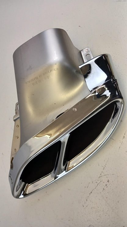 Original MERCEDES-BENZ C-Klasse W205 Auspuffblende Links A0004900527