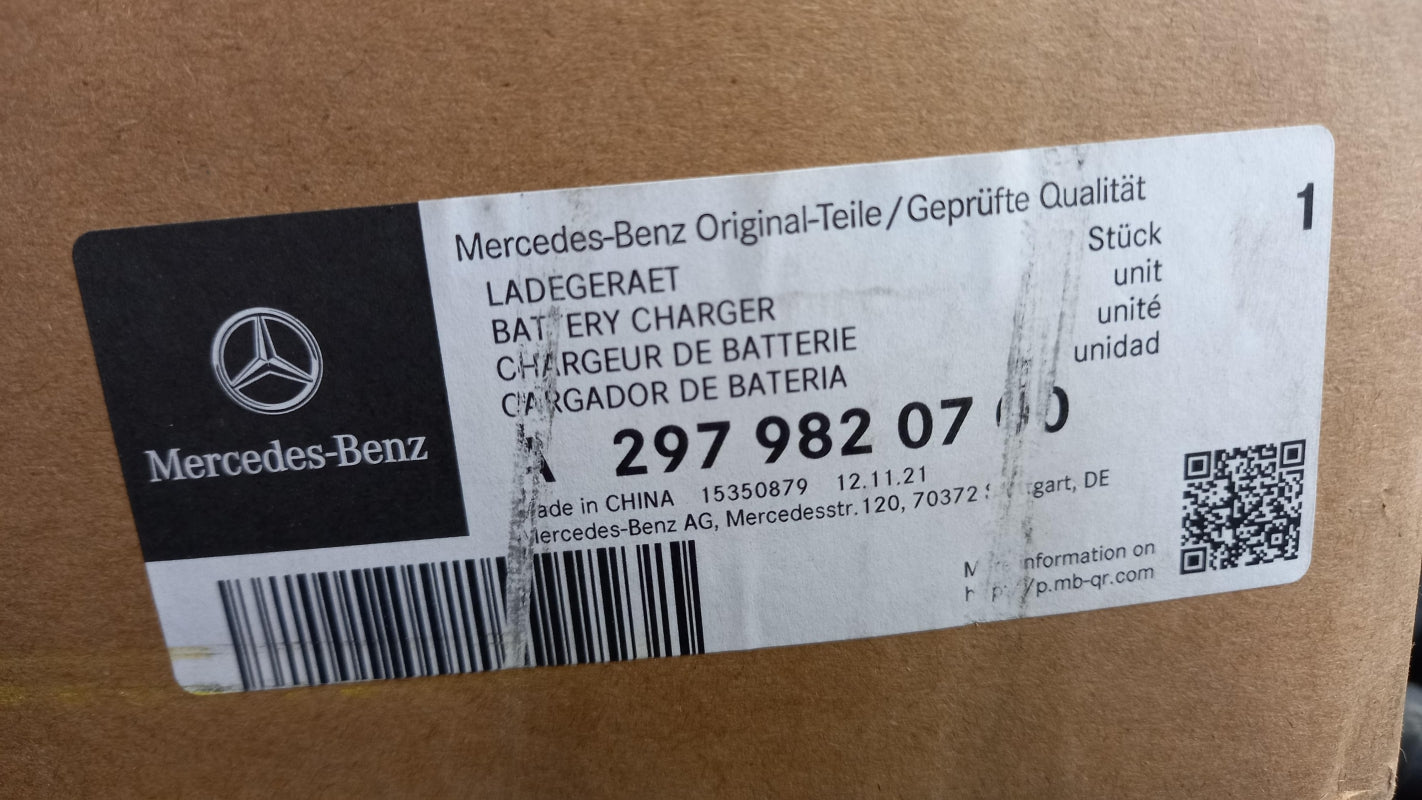 Original MERCEDES-BENZ Flexibles Ladesystem + Adapter 32A/3-phasig A2979820700