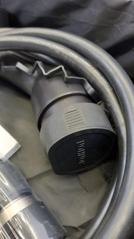 Original MERCEDES-BENZ Flexibles Ladesystem + Adapter 32A/3-phasig A2979820700