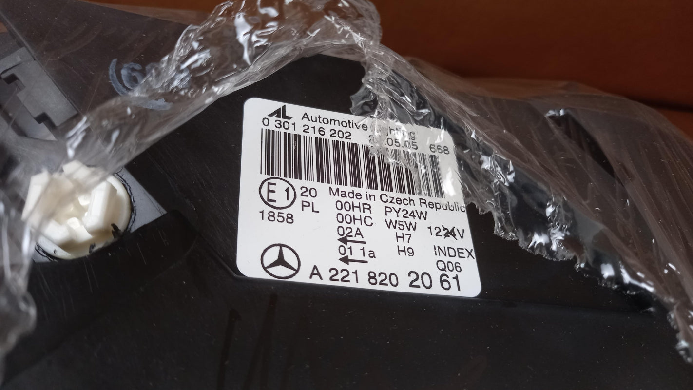 Original OE MERCEDES-BENZ Scheinwerfer A2218202061