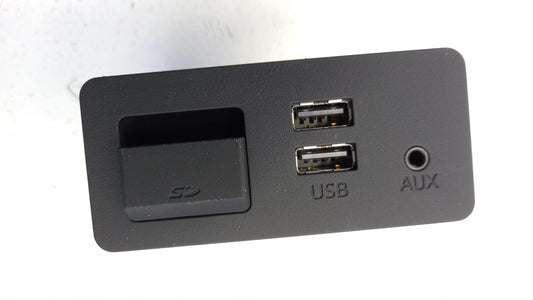 Original MAZDA 2 (DJ/DL) CX-3 (DK) CX-9 (TC) USB/AUX Buchse D09H669U0B