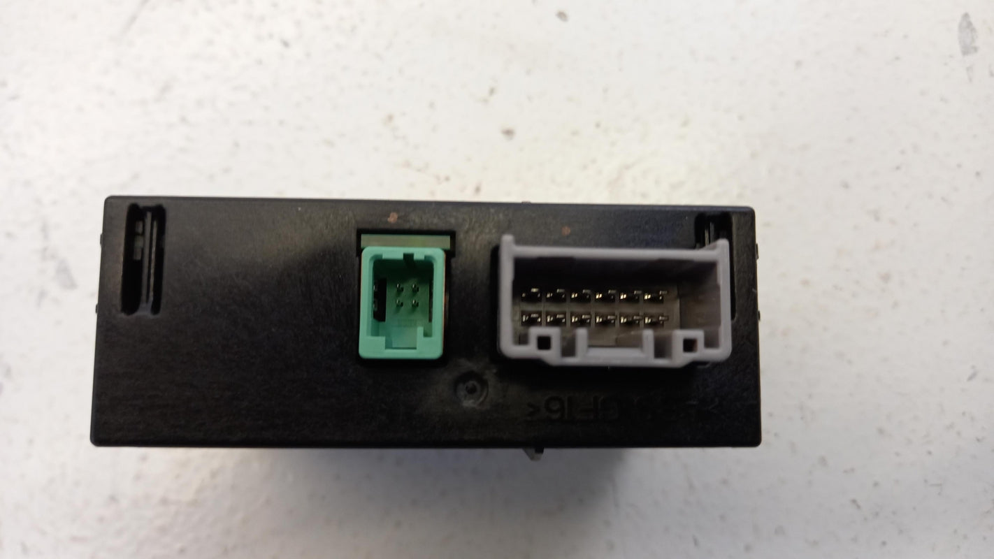 Original MAZDA 2 (DJ/DL) CX-3 (DK) CX-9 (TC) USB/AUX Buchse D09H669U0B