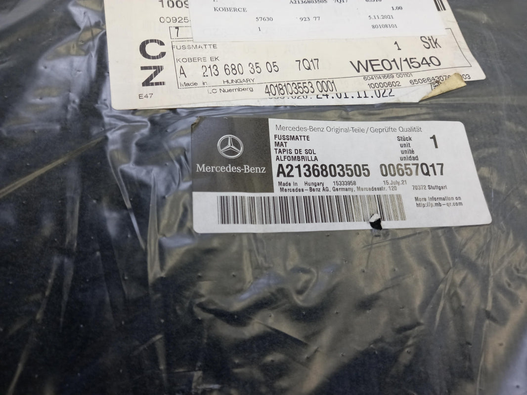 Original OE MERCEDES-BENZ Fußmattensatz A21368035057Q17