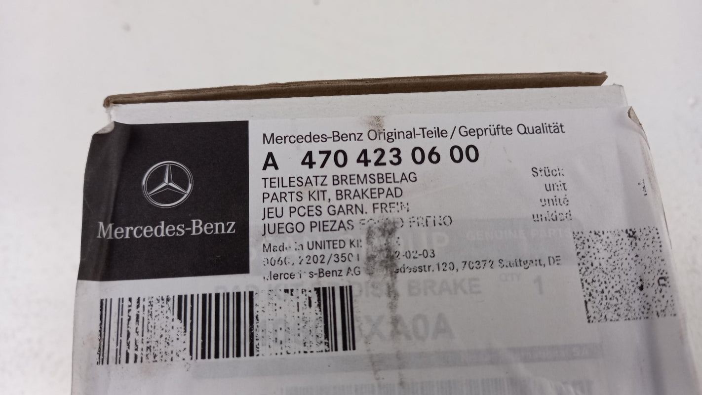 Original MERCEDES-BENZ X-Klasse W470 Bremsbeläge Satz Hinten A4704230600