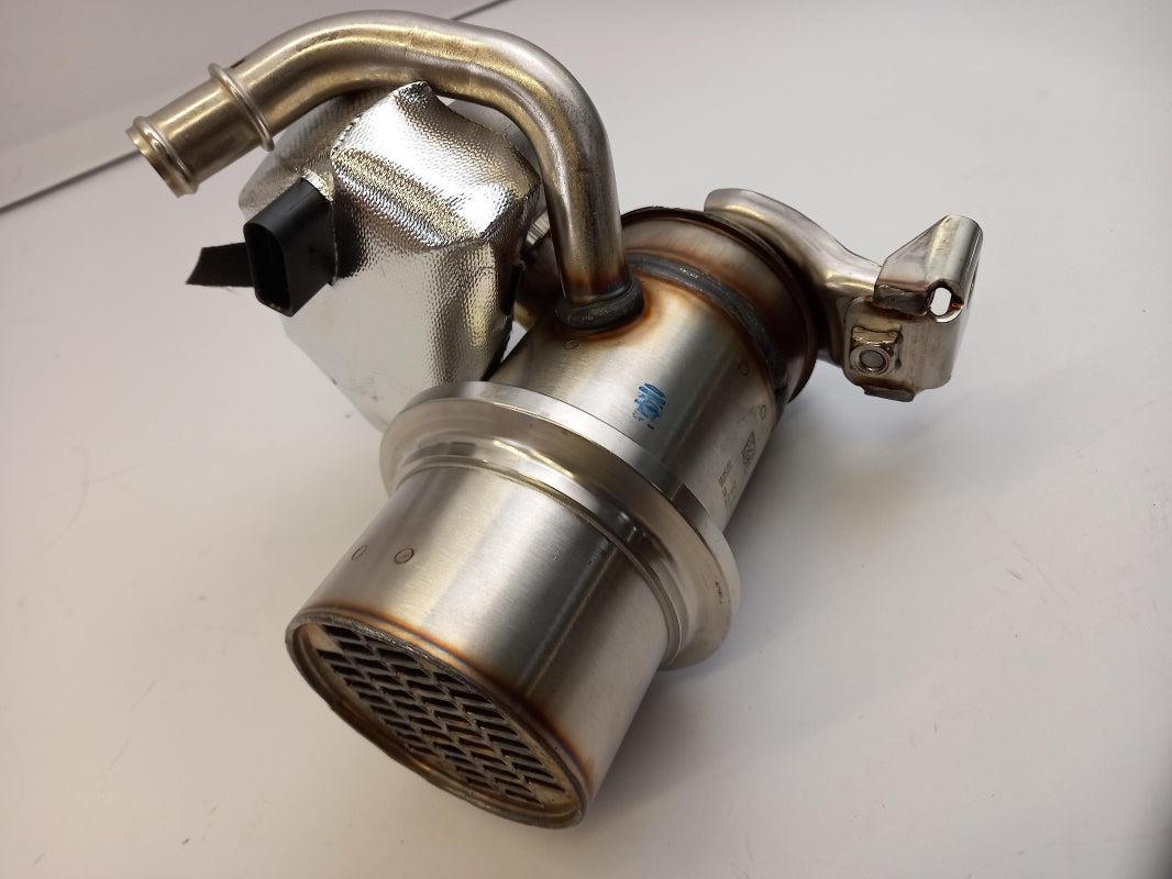 Original AUDI A3 (8V) Q3 VW Golf (MK7) Tiguan AGR Kühler 04L131512BQ