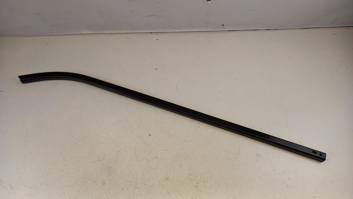 Original OE NISSAN Tür Führungsschiene 7779000QAE