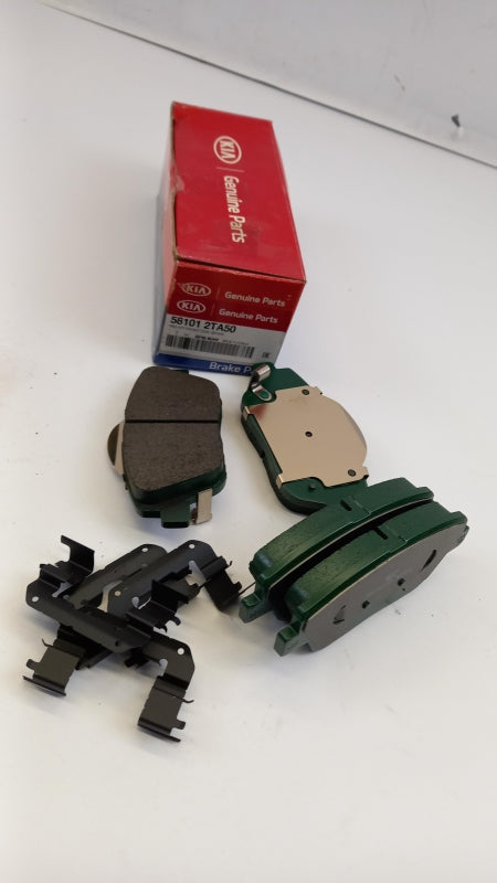 Original KIA Optima III '10-'15 Bremsbeläge Bremsklötze vorne 581012TA50