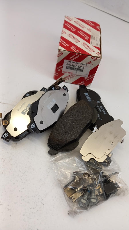 Original TOYOTA Avensis III Verso Bremsbeläge Satz Vorne 2.2 D-4D 0446505302