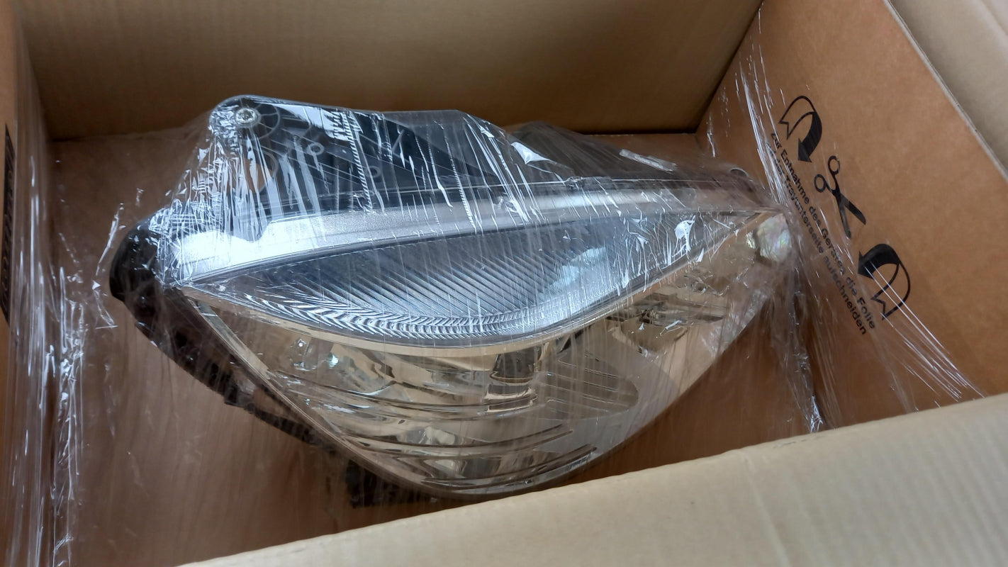 Original MERCEDES-BENZ C-klasse W204 Scheinwerfer rechts A2048200261