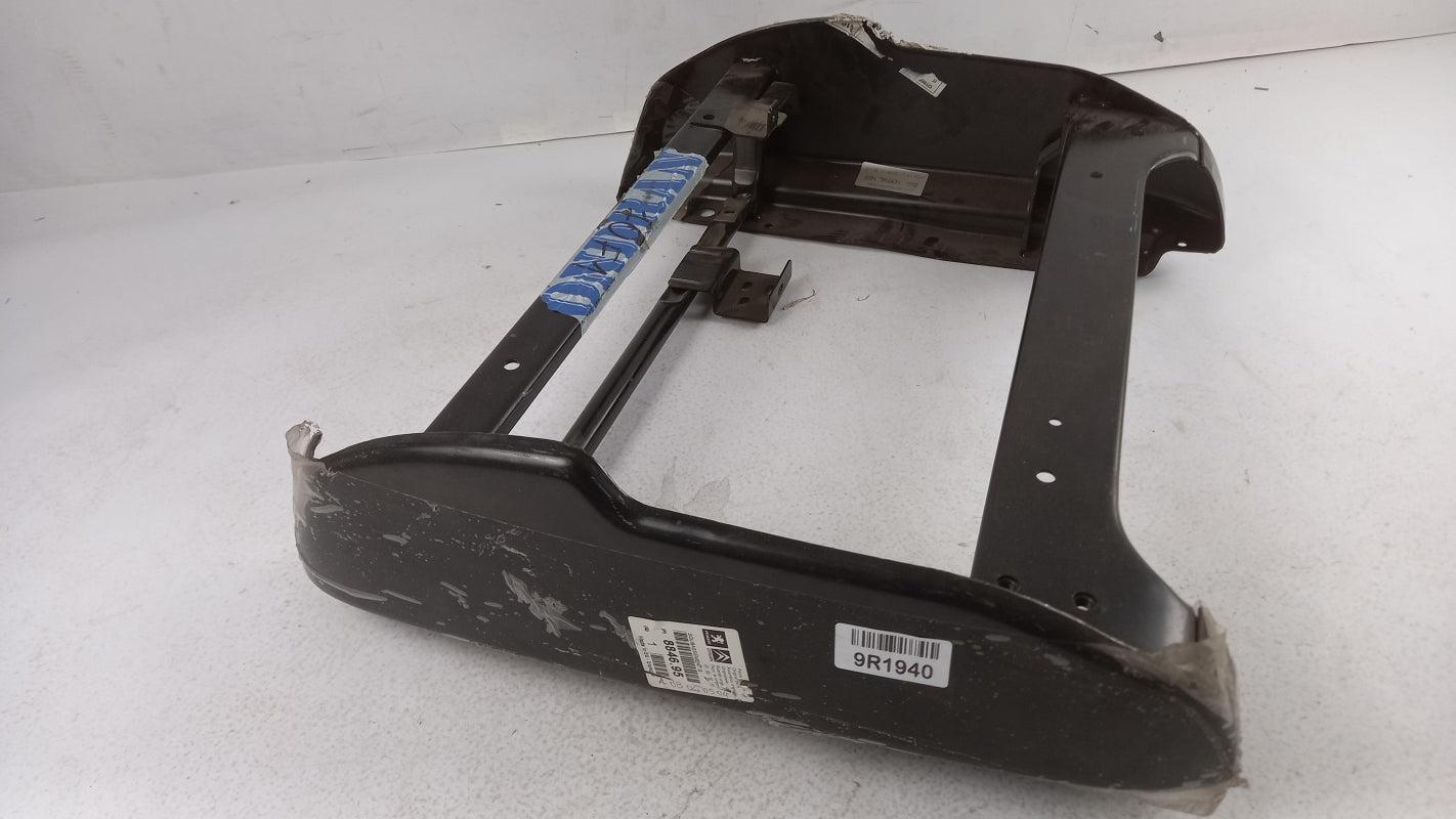 Original OE Peugeot frame 884695 