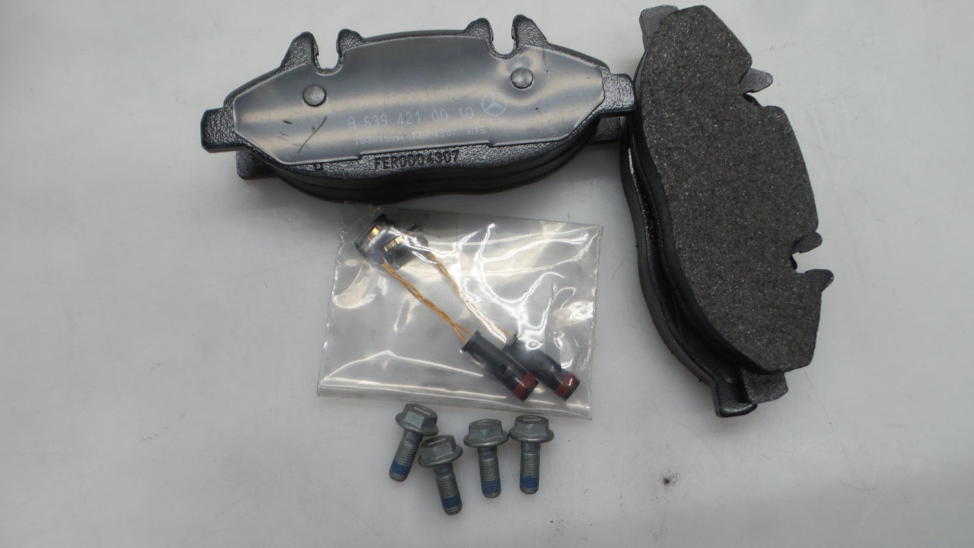 Original MERCEDES-BENZ W639 Vito Viano Bremsbeläge vorne A0064204320