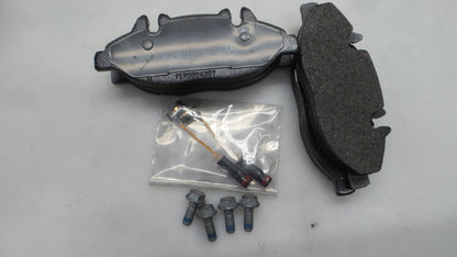 Original MERCEDES-BENZ W639 Vito Viano Bremsbeläge vorne A0064204320