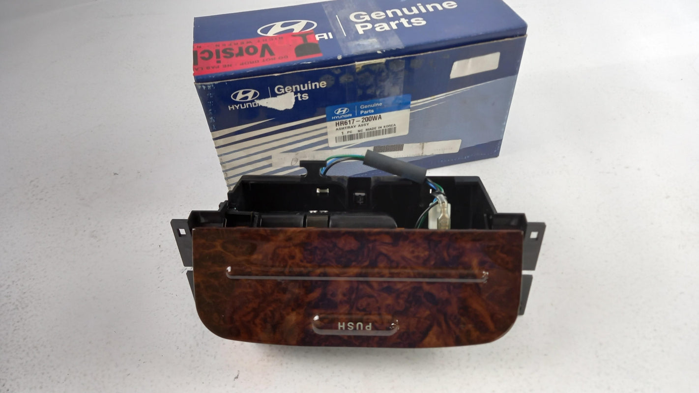 Original OE HYUNDAI/KIA ashtray HR617200WA 
