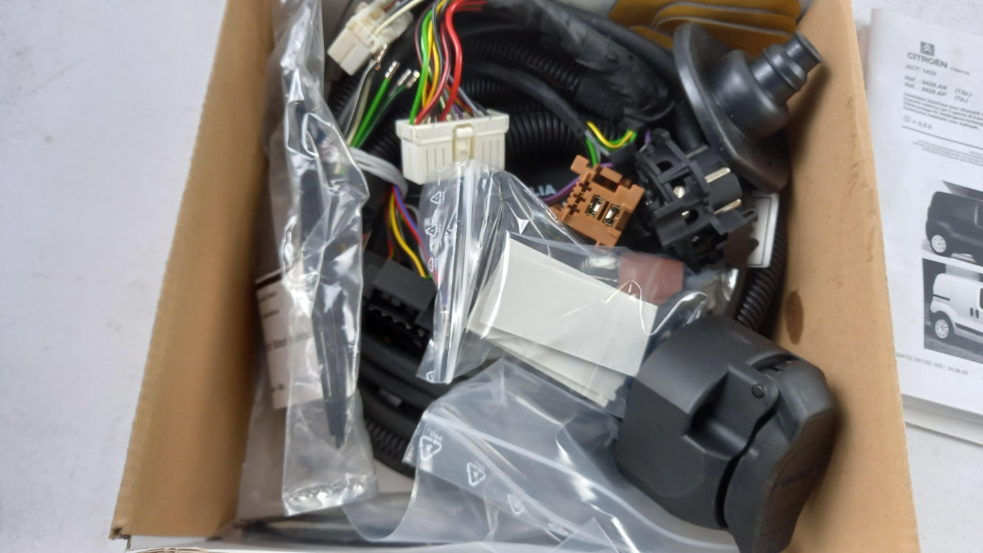 Original PEUGEOT Bipper CITROEN Nemo Anhängerkupplung Elektrosatz 9428AQ