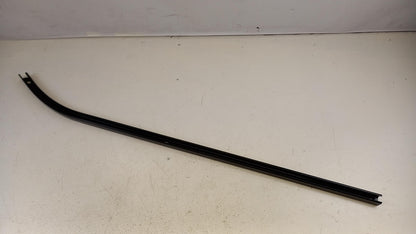 Original OE NISSAN Tür Führungsschiene 7779000QAE