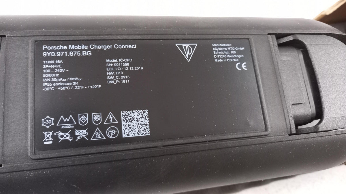 Original PORSCHE Taycan I 20-24 Batterieladegerät Typ 3 11kW 16A 9Y0971675BG