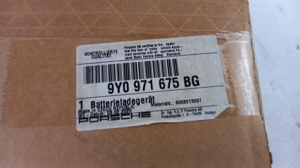 Original PORSCHE Taycan I 20-24 Batterieladegerät Typ 3 11kW 16A 9Y0971675BG