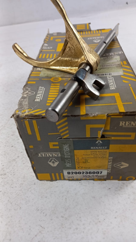 Original OE RENAULT gearbox shift fork 8200236007 