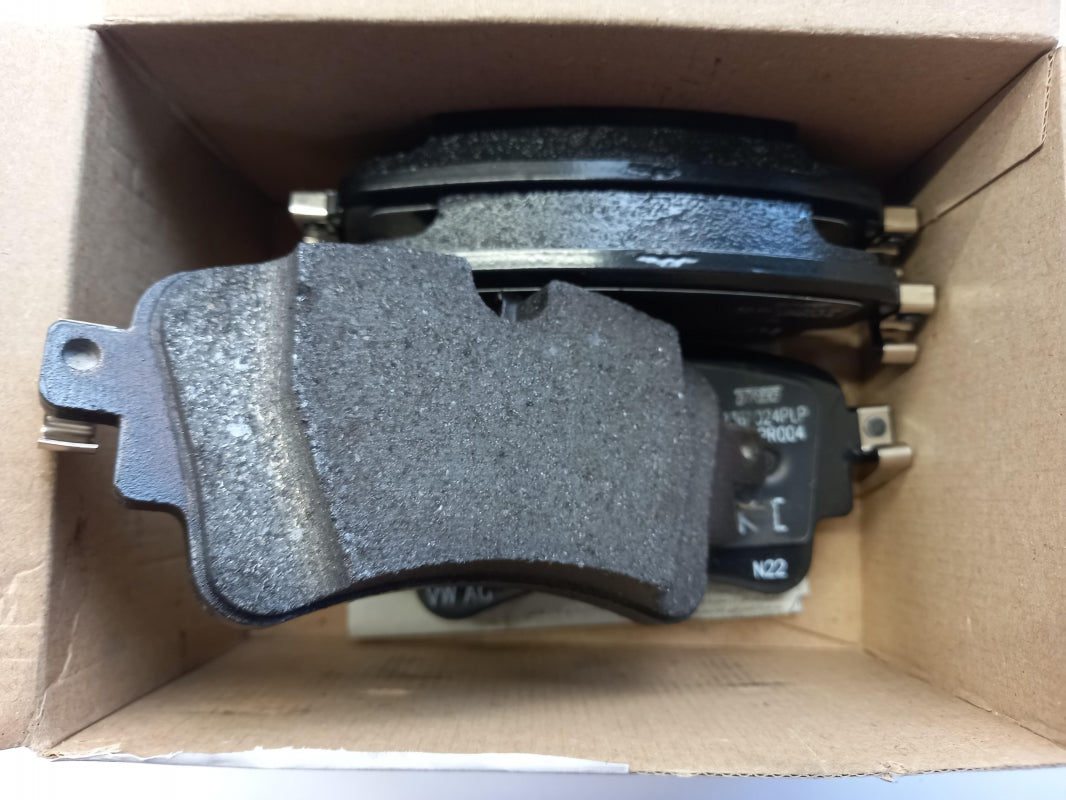 Original AUDI Q5 FY 2017> FY Sportback 2018> Bremsbeläge hinten 8W0698451BG