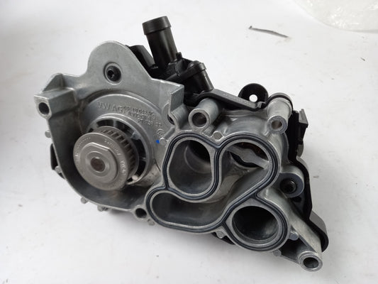 Original AUDI A1 2011-2014 Thermostatgehäuse 1.4 TSI 04E121600CR