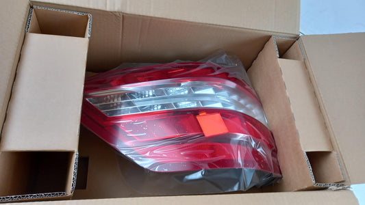 Original MERCEDES-BENZ E-Klasse W212 Heckleuchte Links A2128203964