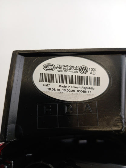 Original OE Volkswagen Heckleuchte 7E0945096AE
