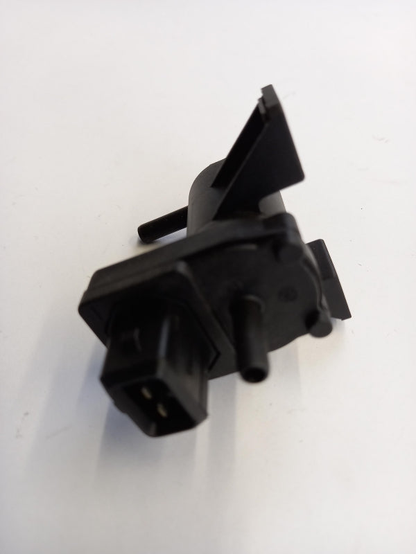 Original OE SUZUKI Magnetventil 1811767G10000