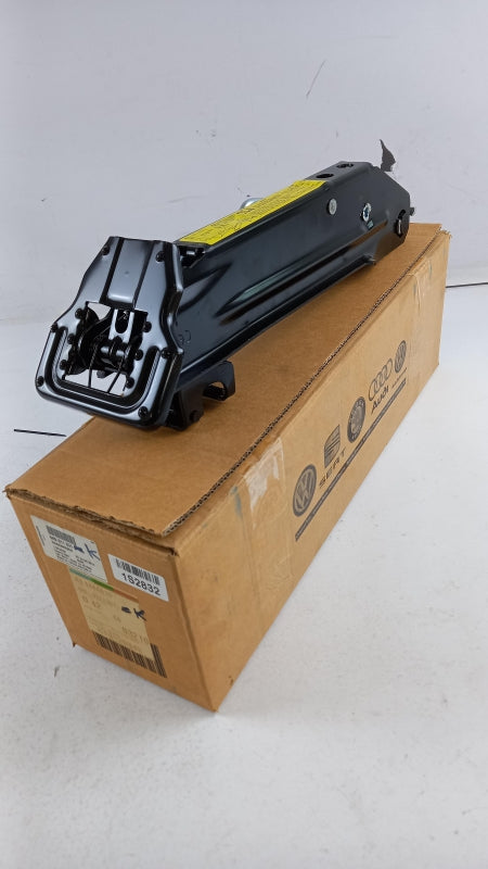 Original OE Volkswagen jack 8R0011031E 