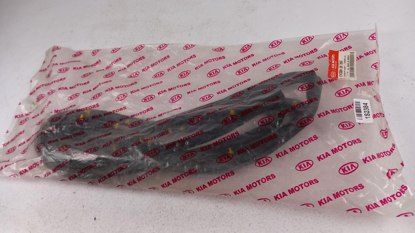 Original OE HYUNDAI/KIA door seal 0K30A59760C 