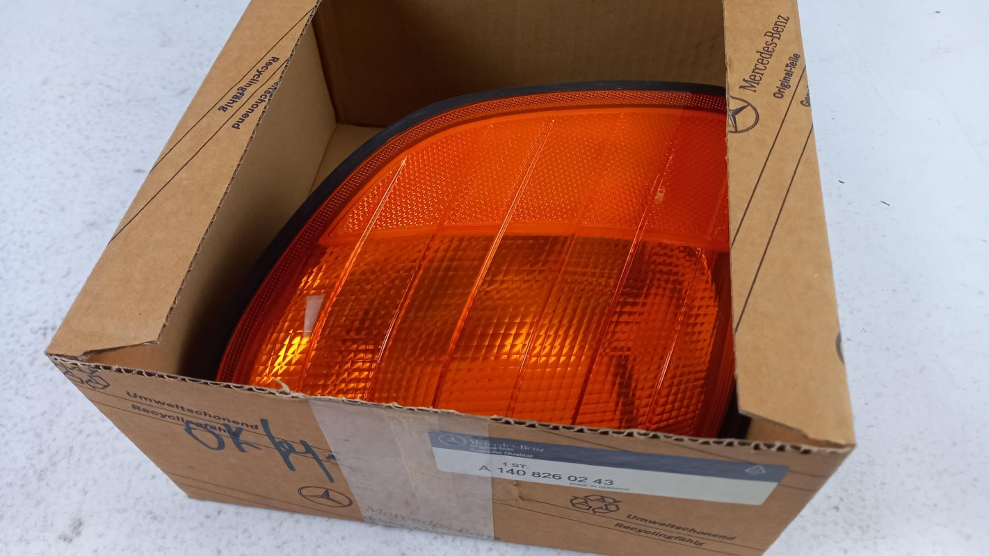 Original OE MERCEDES-BENZ Blinkleuchte A1408260243