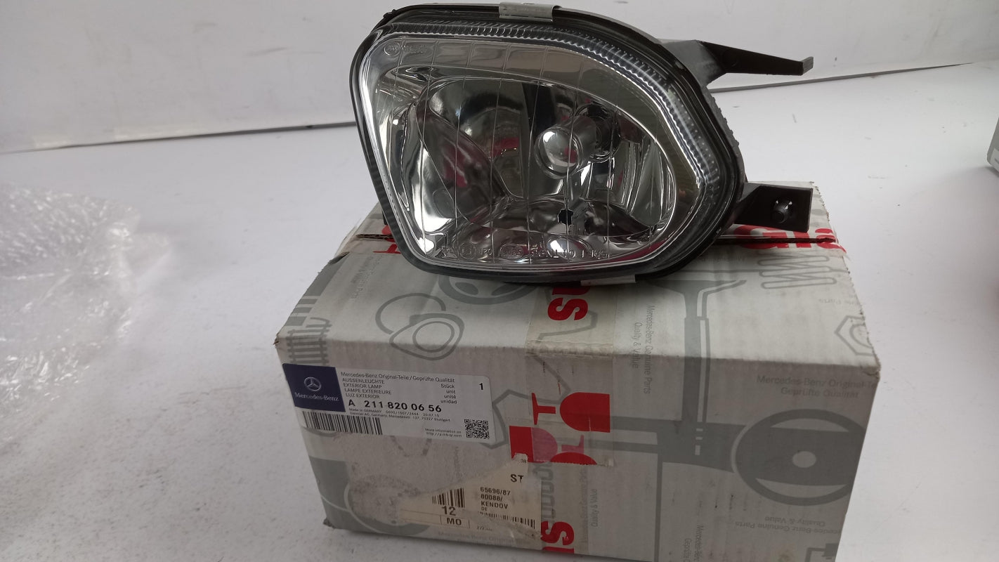 Original MERCEDES-BENZ E W211 Sprinter W906 Nebelscheinwerfer rechts A2118200656
