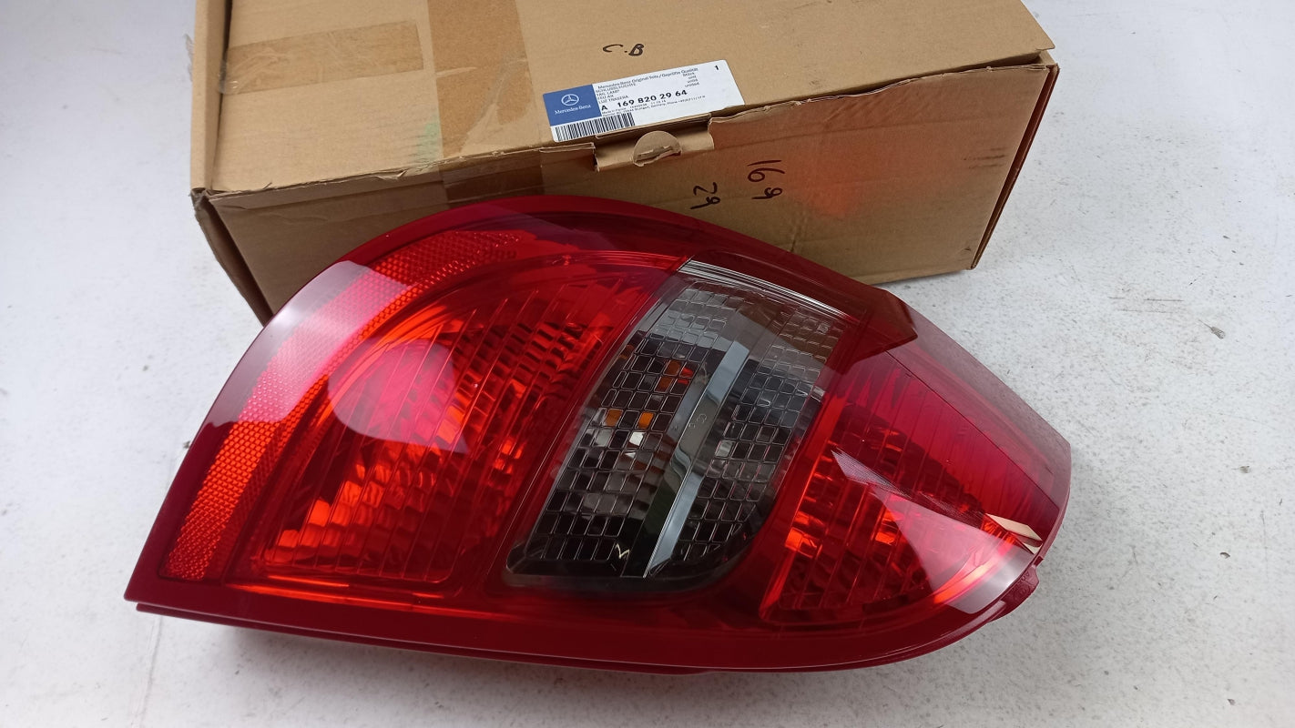 Original OE MERCEDES-BENZ rear light A1698202964 