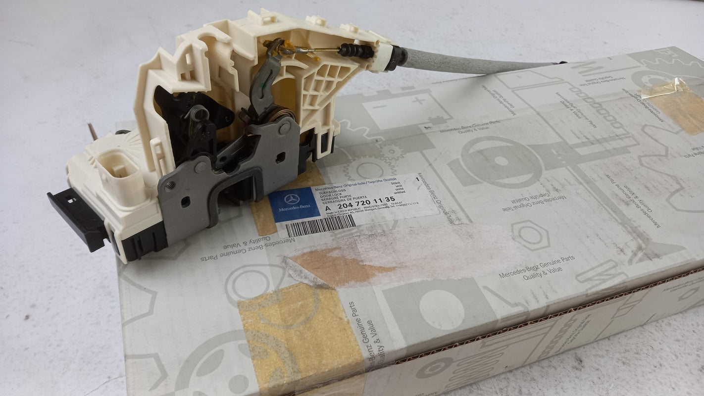 Original MERCEDES-BENZ C-klasse W204 GLK X204 Türschloss vorne links A2047201135