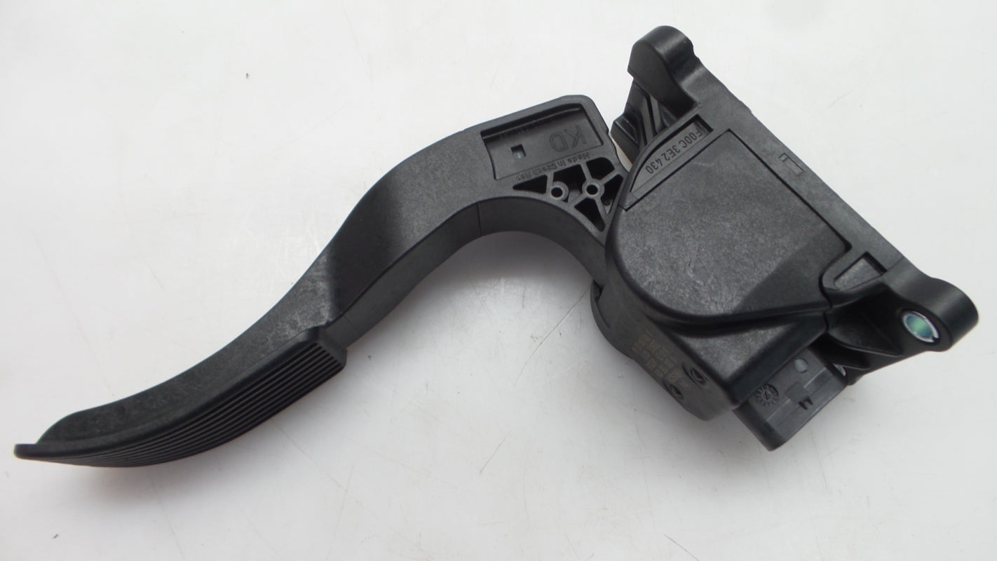 Original MERCEDES-BENZ W447 W639 Vito Viano W906 Sprinter Gaspedal A9063000304