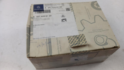 Original OE MERCEDES-BENZ Bremsbeläge A0074208120