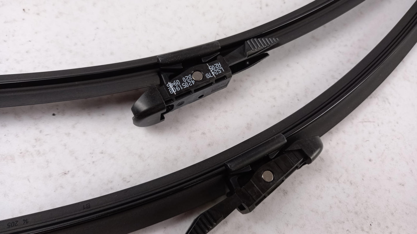 Original MERCEDES-BENZ C-klasse W205 Wischerblättersatz (2st) A2058202300