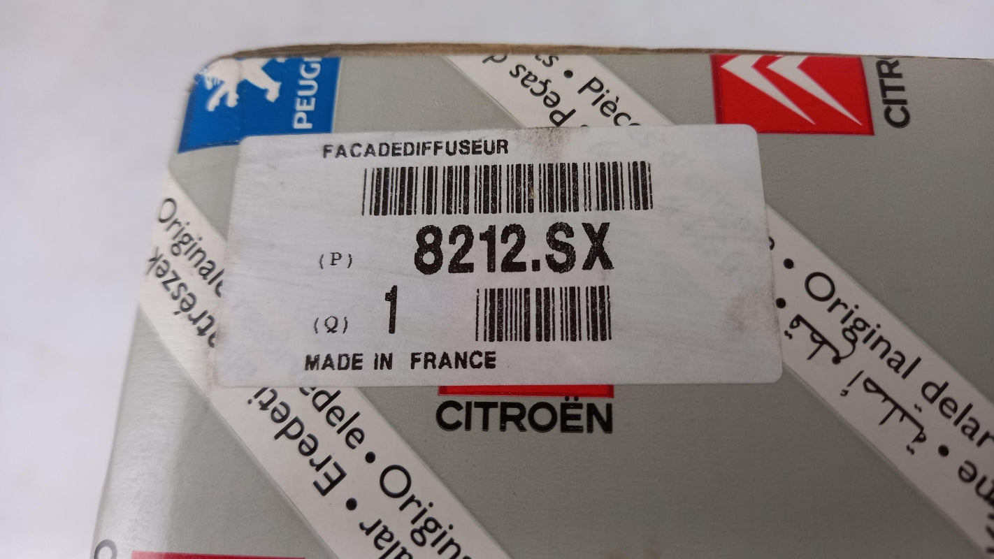 Original OE Peugeot Mittelkonsole Teil 8212SX