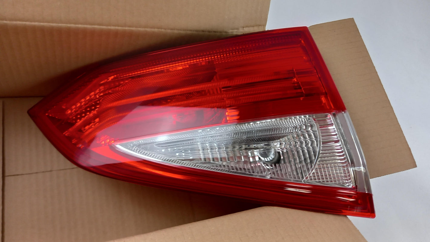 Original OE FORD Heckleuchte 1775999