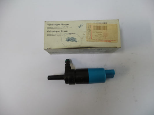 Original AUDI VW SEAT SKODA Pumpe für Scheinwerferwaschanlage 3B7955681